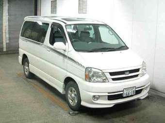 2002 Toyota Hiace Regius Pictures