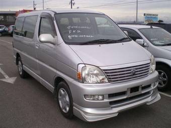 2002 Toyota Hiace Regius Pictures