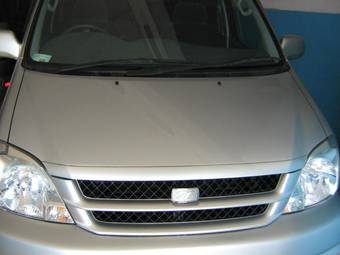 2002 Toyota Hiace Regius Pictures