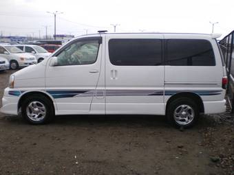 2002 Toyota Hiace Regius Pictures