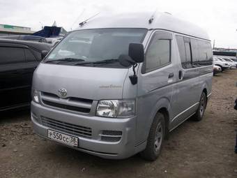 2006 Toyota Hiace Regius Photos