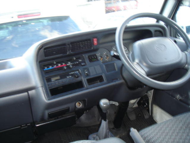 1999 Toyota Hiace Van Pictures