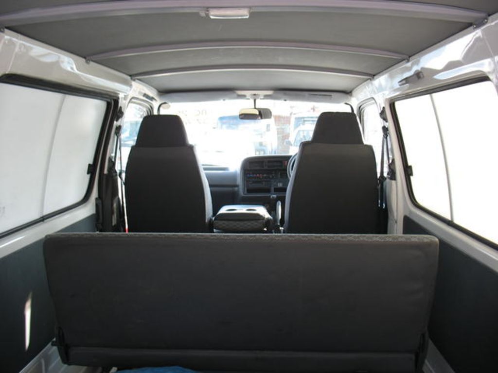 2000 Toyota Hiace Van