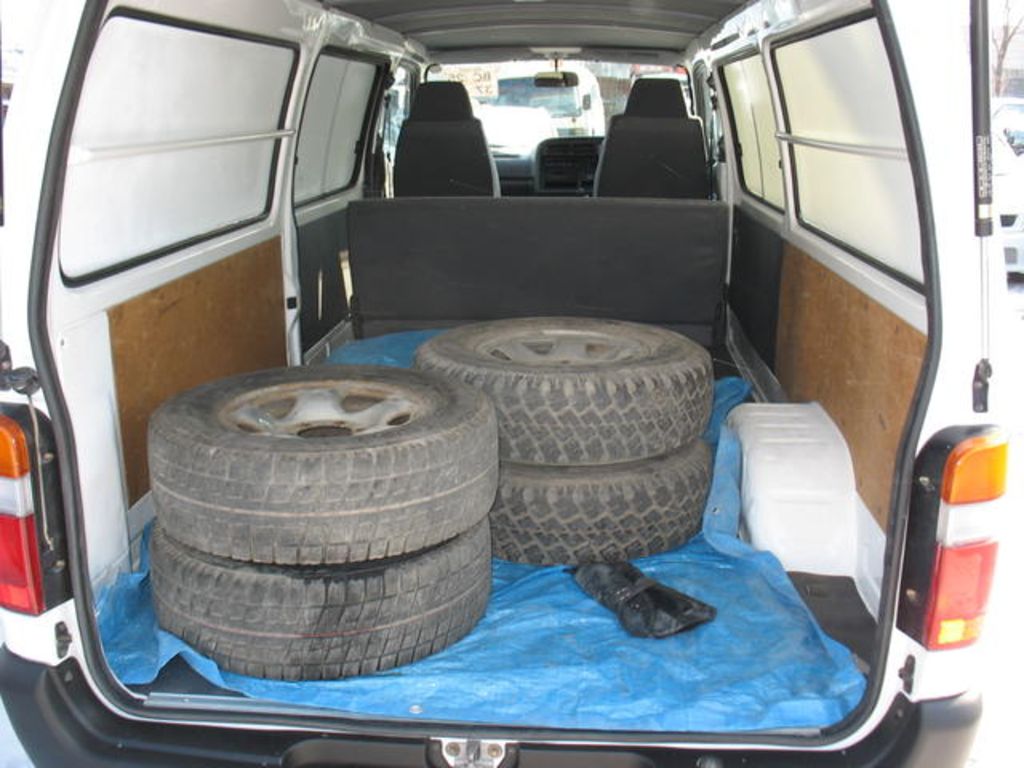2000 Toyota Hiace Van