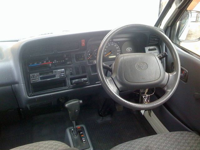 2002 Toyota Hiace Van