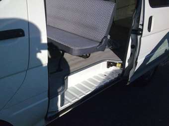 2002 Toyota Hiace Van Pics