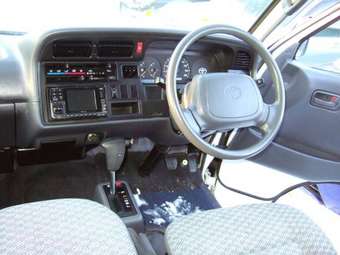 2002 Toyota Hiace Van Pictures
