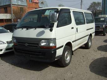 2002 Toyota Hiace Van Photos