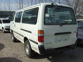 2002 Toyota Hiace Van Photos