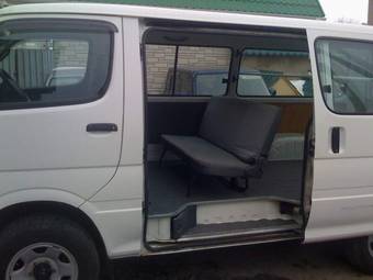 2002 Toyota Hiace Van Photos