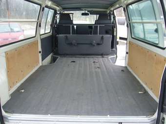 2003 Toyota Hiace Van Photos