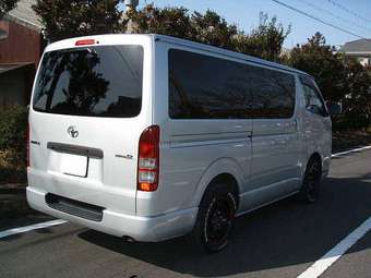 2004 Toyota Hiace Van Pics