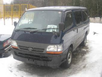 2004 Toyota Hiace Van Photos