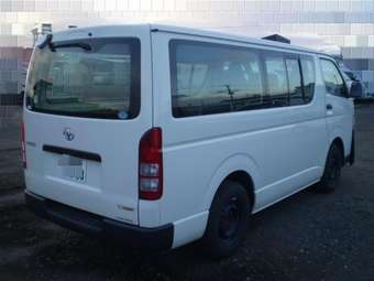 2005 Toyota Hiace Van Photos