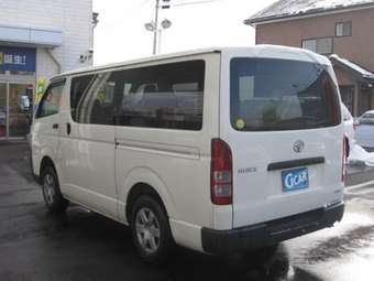 2005 Toyota Hiace Van Pictures