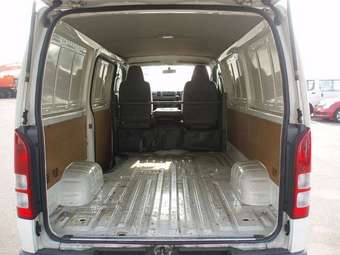 2006 Toyota Hiace Van Photos