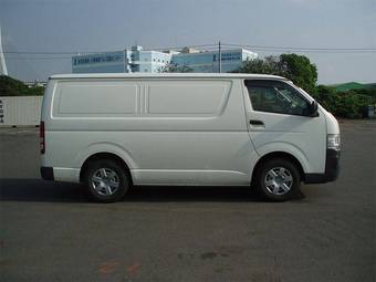 2006 Toyota Hiace Van Photos