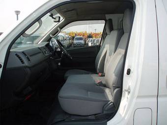 2006 Toyota Hiace Van Images