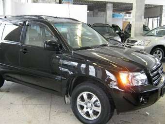 2004 Toyota Highlander Images