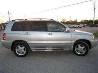 2004 Toyota Highlander Images