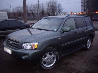 2004 Toyota Highlander Photos