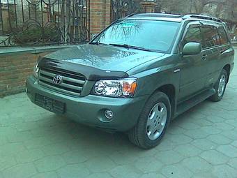 2004 Toyota Highlander Images