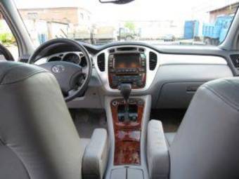 2004 Toyota Highlander Pictures