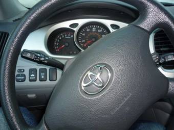 2004 Toyota Highlander Pictures