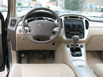 2004 Toyota Highlander Pictures