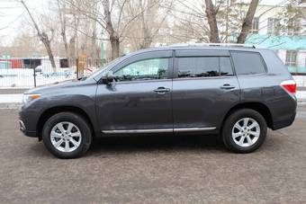 2011 Toyota Highlander Photos