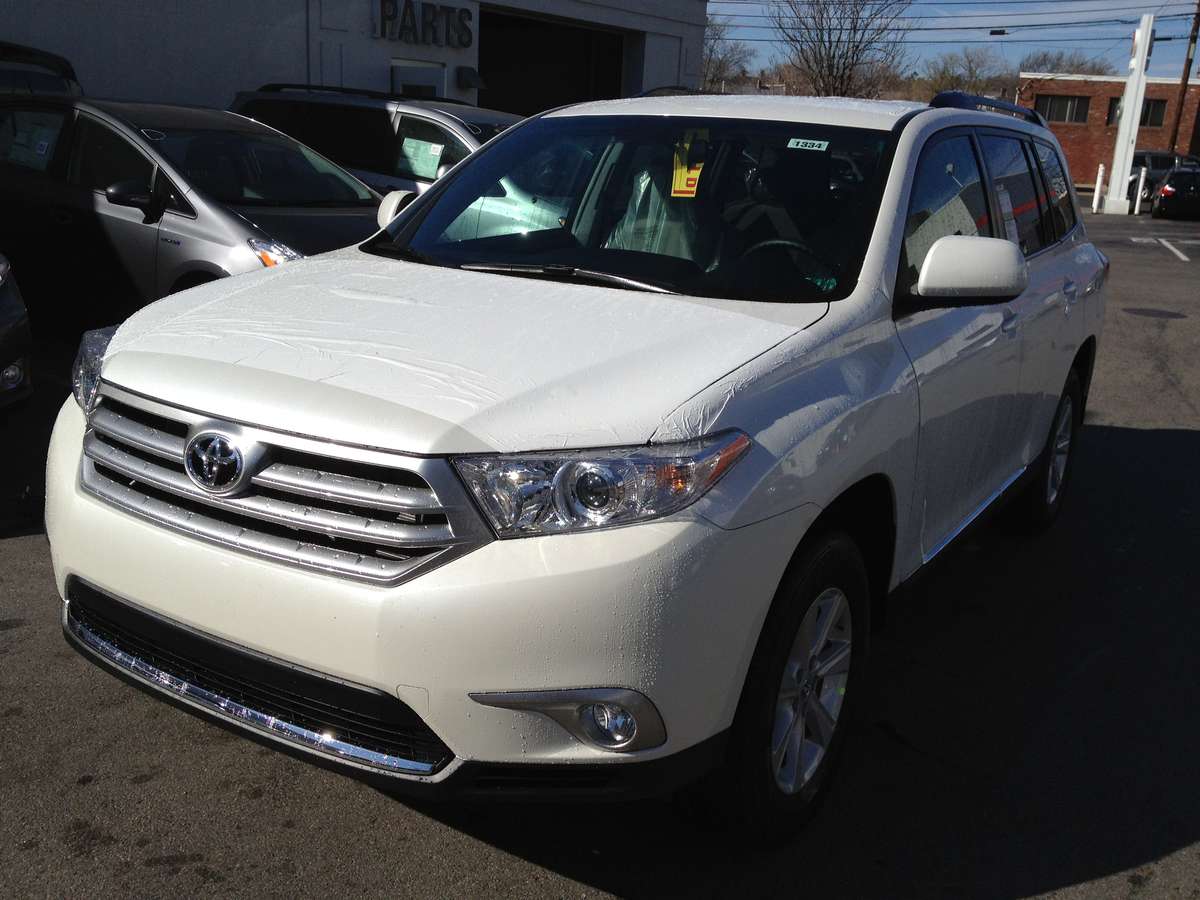 2012 Toyota Highlander specs, Engine size 2700cm3, Fuel type Gasoline