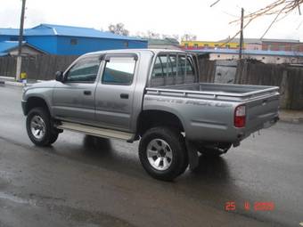 2002 Toyota Hilux Pick Up Pictures