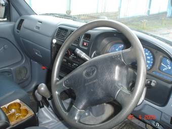 2002 Toyota Hilux Pick Up Pictures