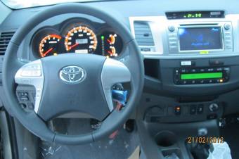 2011 Toyota Hilux Pick Up Photos