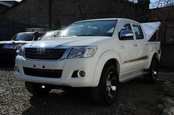 2011 Toyota Hilux Pick Up Photos