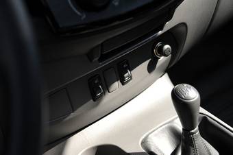 2011 Toyota Hilux Pick Up Images