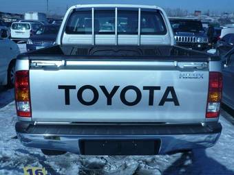 2011 Toyota Hilux Pick Up Pictures