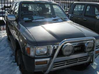 1990 Toyota Hilux Surf Pictures