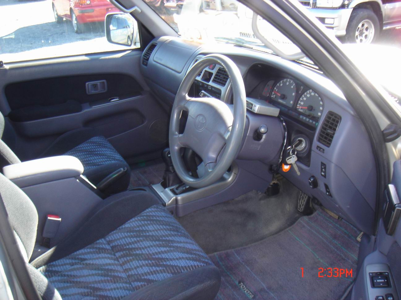 1998 Toyota Hilux Surf Photos