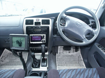 1999 Toyota Hilux Surf Pictures