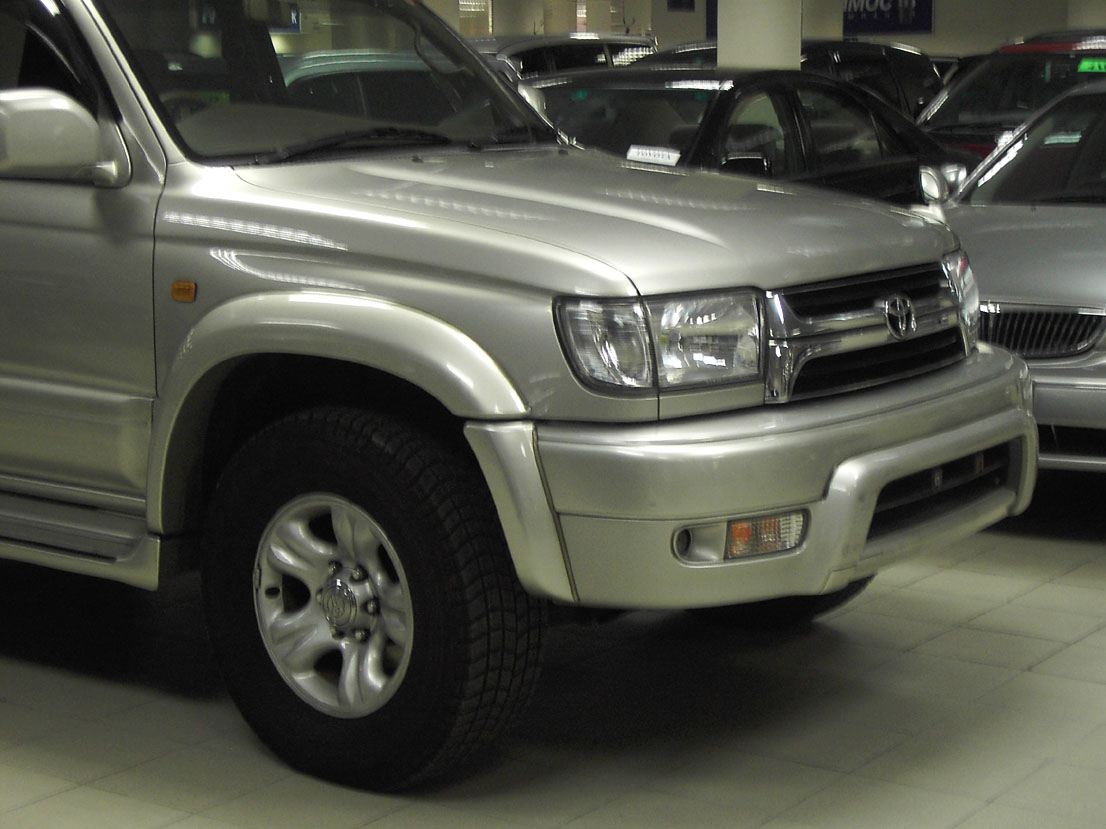 2000 Toyota Hilux Surf Pictures