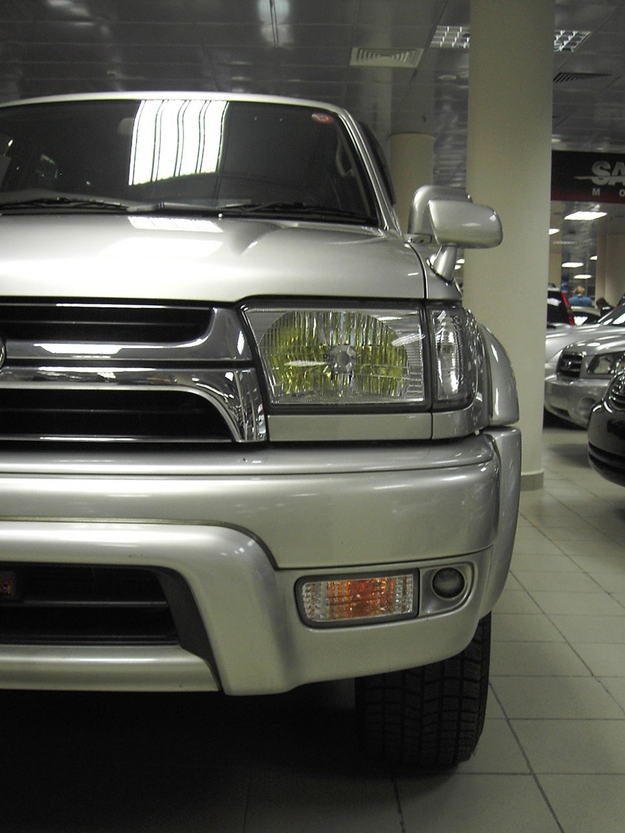 2000 Toyota Hilux Surf Photos