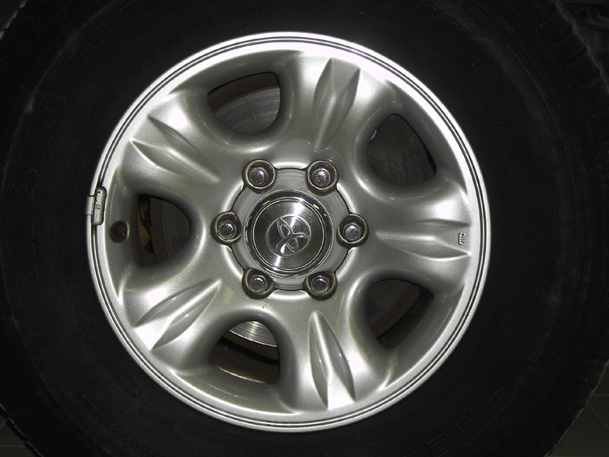 2000 Toyota Hilux Surf Images