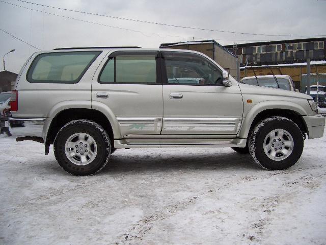 2000 Toyota Hilux Surf Pictures