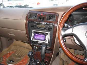 2000 Toyota Hilux Surf Photos
