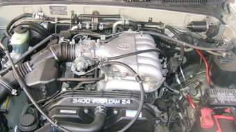 2002 Toyota Hilux Surf Pics
