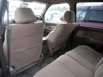 2002 Toyota Hilux Surf Photos