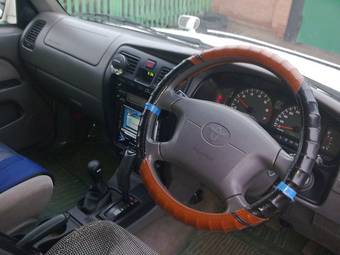 2002 Toyota Hilux Surf Photos