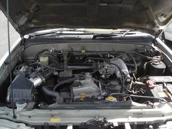 2003 Toyota Hilux Surf Photos