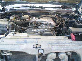 2003 Toyota Hilux Surf Photos